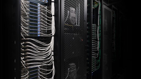 NVIDIA發(fā)布可擴(kuò)展式“AI工廠”搭建藍(lán)圖及基礎(chǔ)軟件服務(wù)